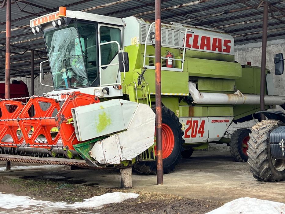 Combina CLAAS 204 MEGA