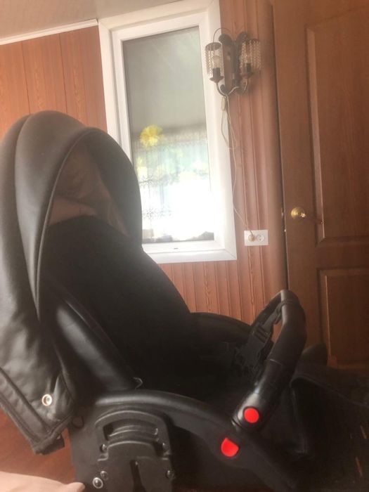 Продам детскую коляску