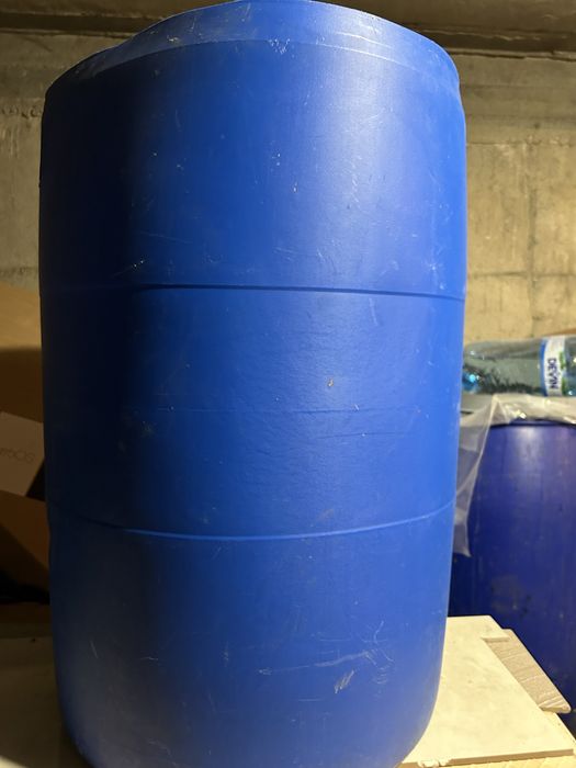 Бурета за вино и бидони