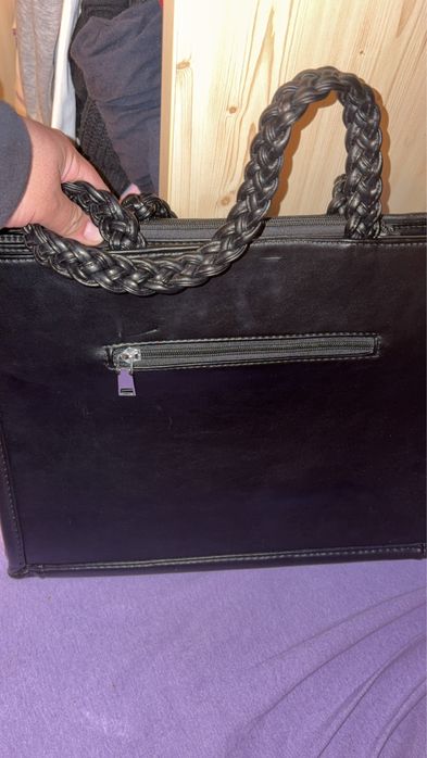 Чисто нова чанта носена е само веднъж