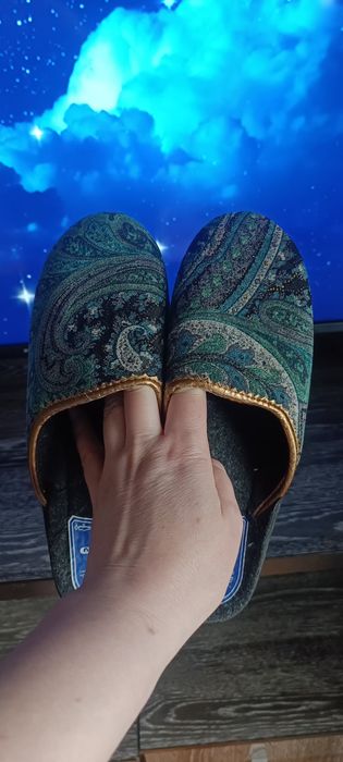 Продам новые войлочные тапочки