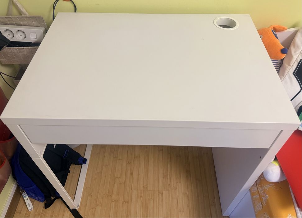 Birou  alb,73/50 cm,cu sertar.