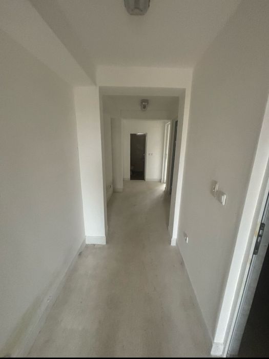 Продава се Промишлена сграда в Брезник - 8002001 кв.м за 0 €/кв.м - Снимка #16