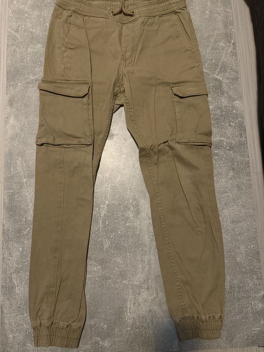 Продавам панталони