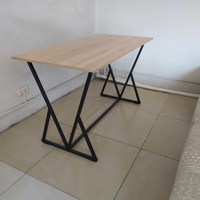 Столы письменные