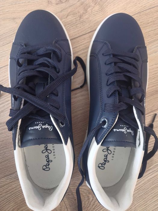 Нови мъжки обувки