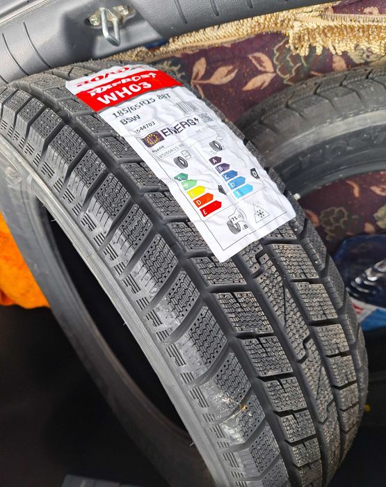 Продам зимние шины Road X