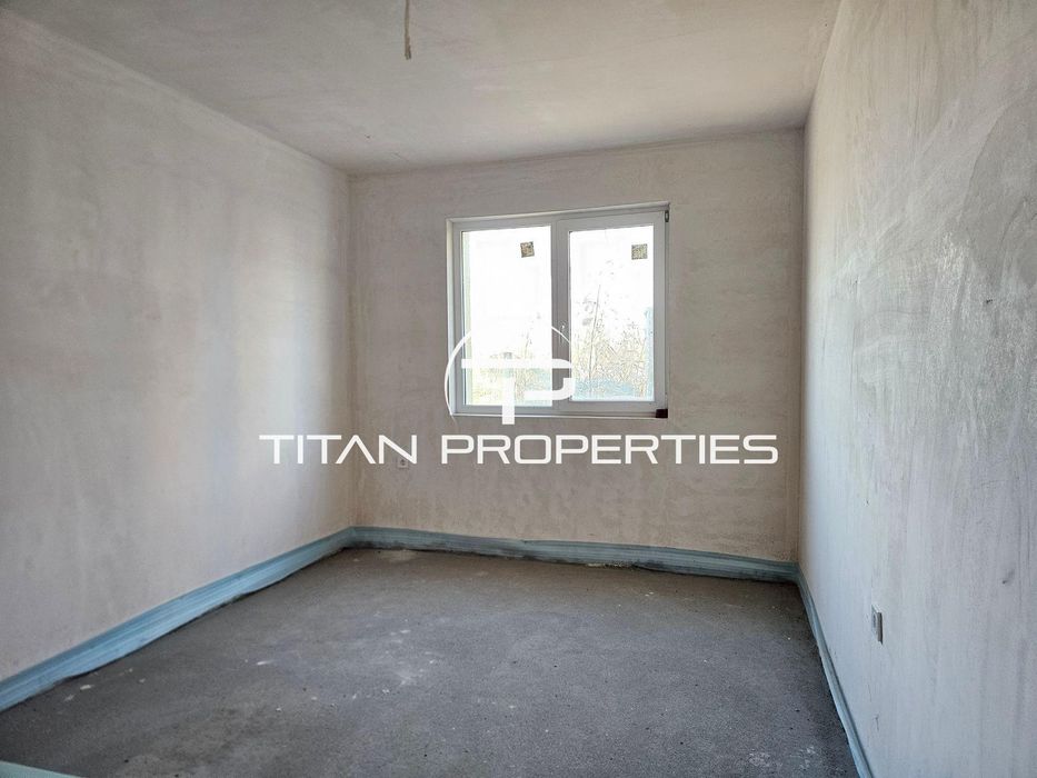 Двустаен апартамент в района на Коматевски възел