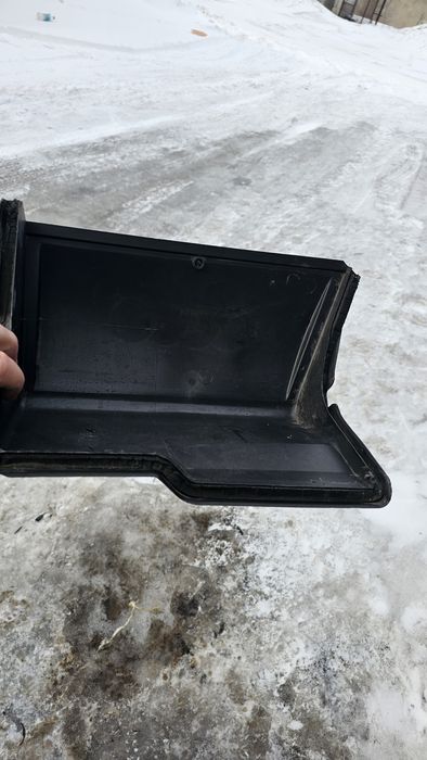 Продам крышка акб на ауди 80б4