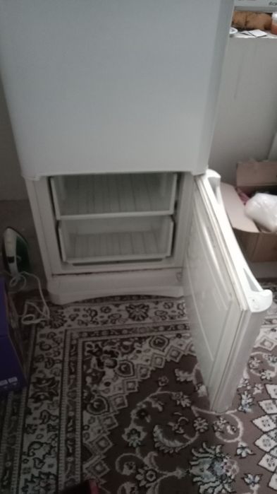 Продам холодильник на запчасти