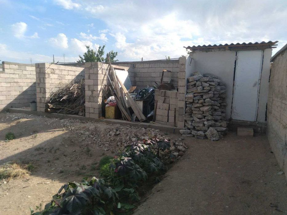 Miraj 2da dacha hovli sotiladi