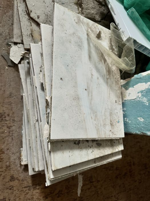 Бесплатно отдам Кафель б/у