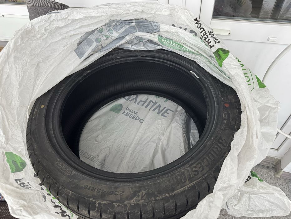 Комплект шин Bridgestone Turanza T005 225/45 R18