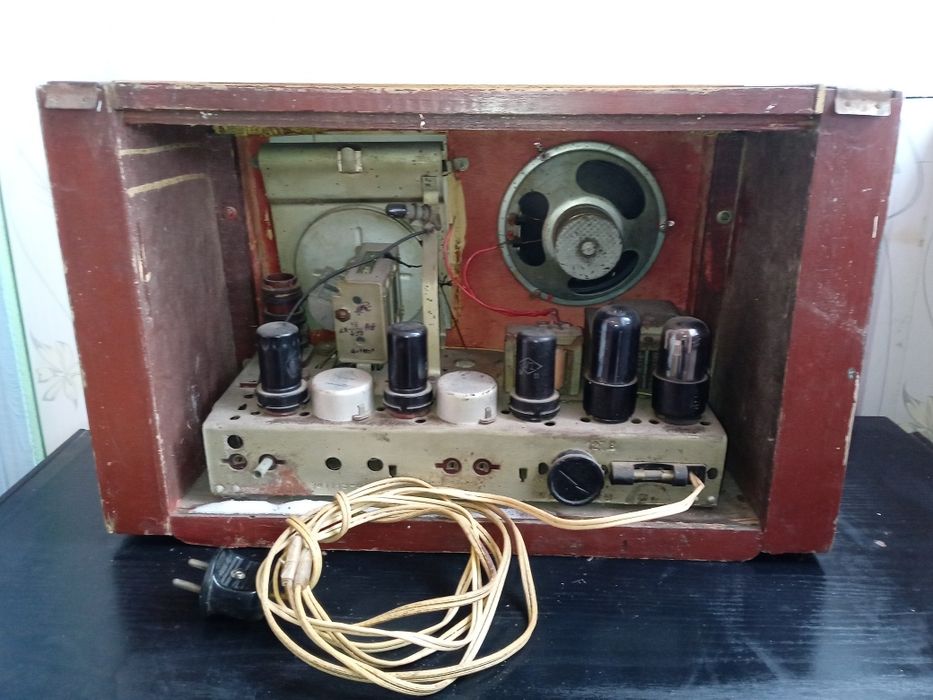 Радиоприемник Рекорд, древний.