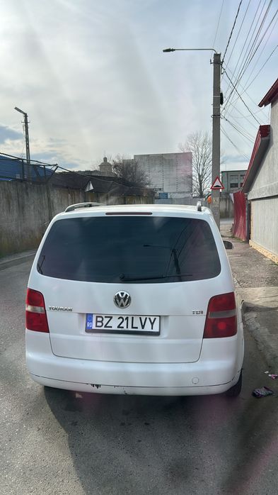 De vanzare touran 2004