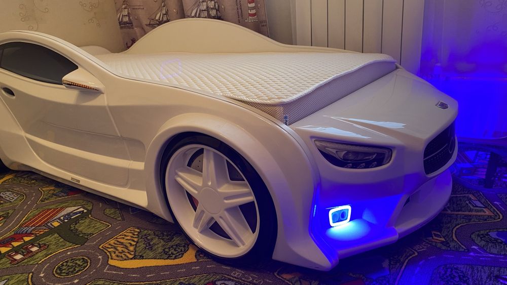 Кровать-машина с матрасом