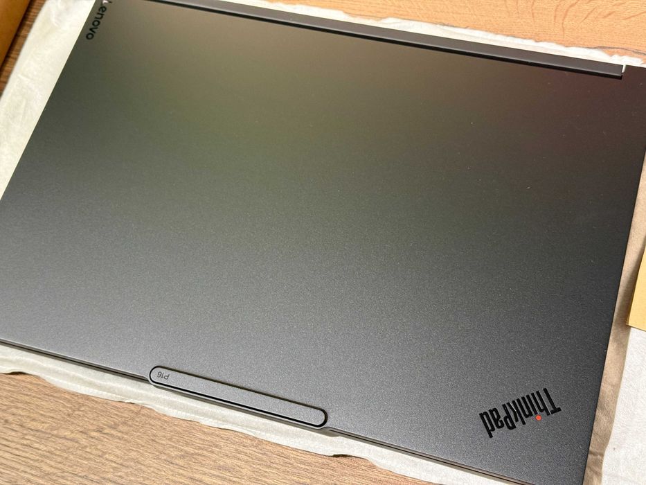 Laptop Lenovo ThinkPad T16g Gen3 16" 3.2K Tandem OLED Ultra 9 275HX 128GB Ram Nvidia RTX 5090 24GB 4TB SSD AlienStore Firma Factura-TVA