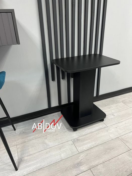 Этажерка ,  подставка , тумбочка на роликах для салона и косметолога.