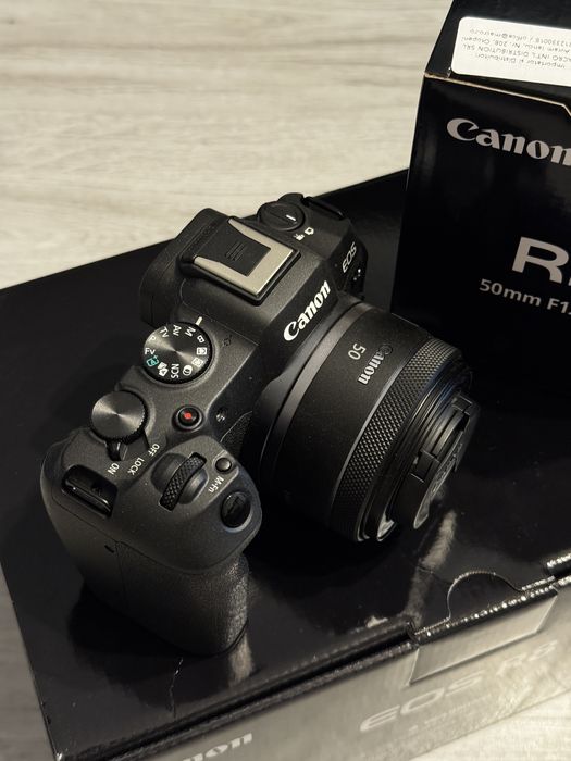 Canon R8 + RF 50mm f1.8 - Garantie 2027