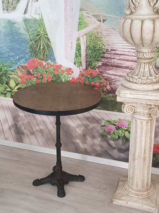 Măsuță cafea ceai din fonta  in stil Farncez