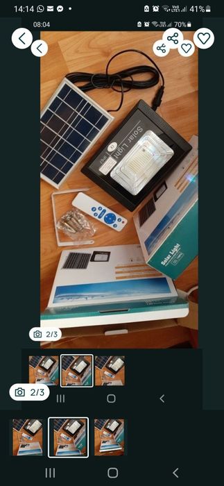 Proiector cu panou solar.
