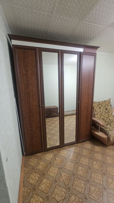 Продам шкаф с тумбочками
