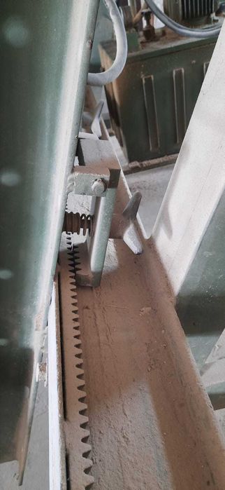 Presa hidraulica ferestre si usi lemn