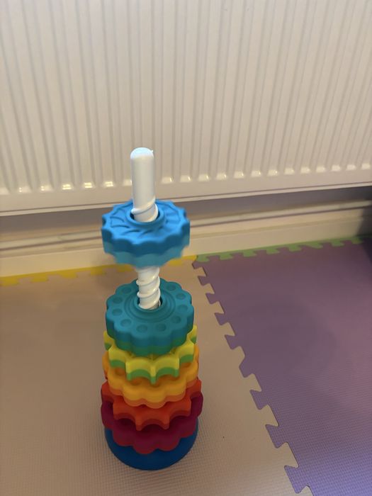 Piramida cu rotite de stivuit, Spin Again, Fat Brain Toys