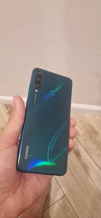 Продам телефон Huawei Y6p