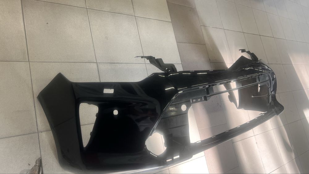 Продам бампер Toyota Camry 55 оригинал европеец
