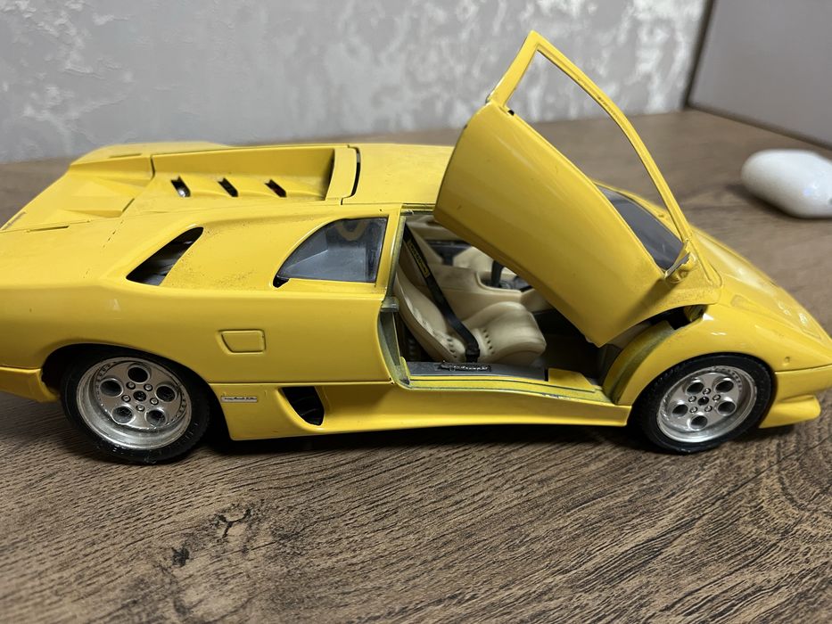 Метална кола lamborghini 1:18