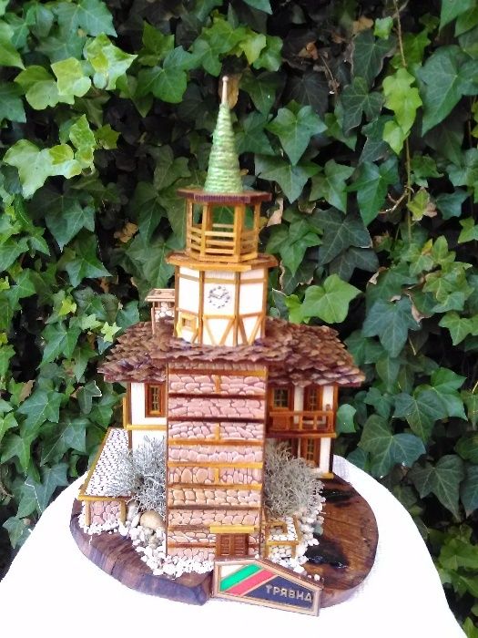 Ръчно изработен макет на часовниковата кула в гр.Трявна
