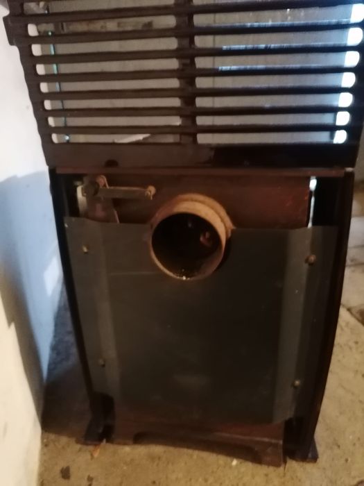 Vând soba din fonta