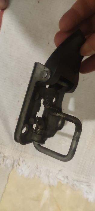 Broasca / încuietoare capota Octavia 3