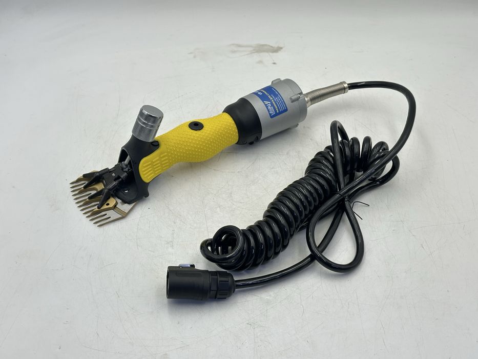 Qoy yungin oladigan apparat