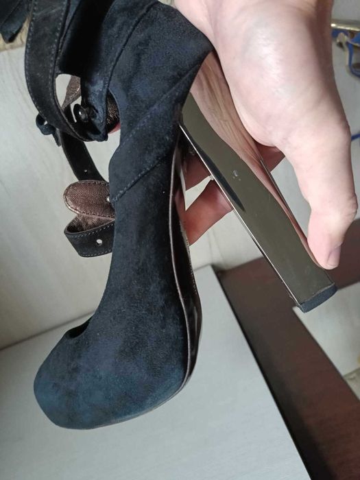 Pantofi cu toc ROBERTO CAVALLI Pumps piele intoarsa Nr.39