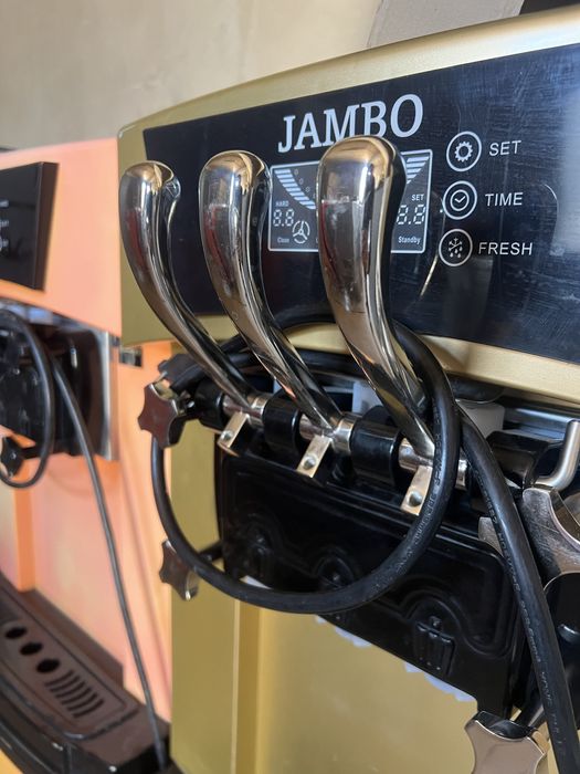 Мороженое аппарат в хорошем состоя