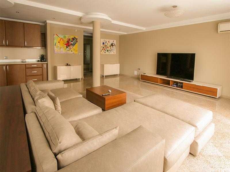 Продава се Четиристаен апартамент в София, Белите брези - 100 кв.м за 1320 €/кв.м - Снимка #2