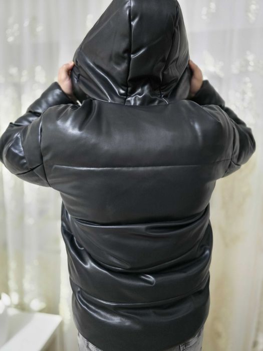 Reserved geacă pufoasă puffer din piele negru