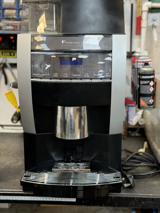 Espresor automat cu boabe si solubile Necta koroMax