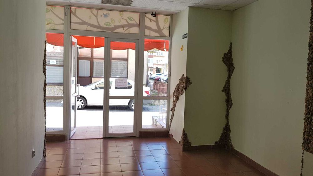 Inchiriez spatiu comercial Exercitiu