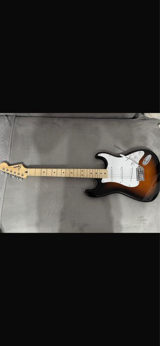 Vand set chitara electrica si amplificator Squier stratocaster