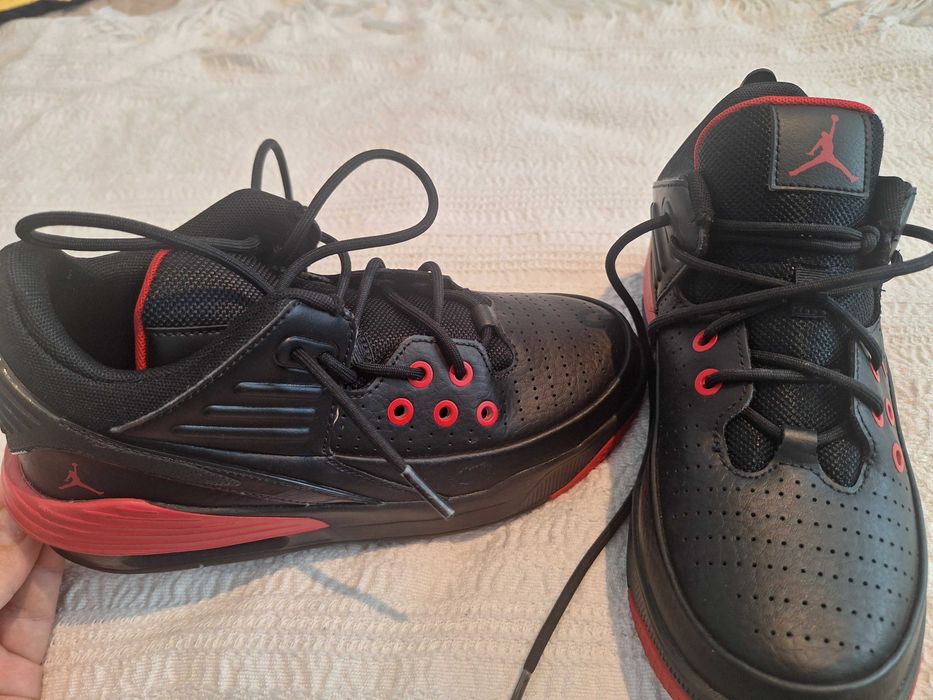 Sneakers Jordan Max Aura 5 DZ4352 Negru, Copii, Marimea EU 36.5