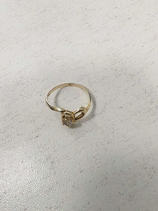 дамски златен пръстен- 1,7гр(585)