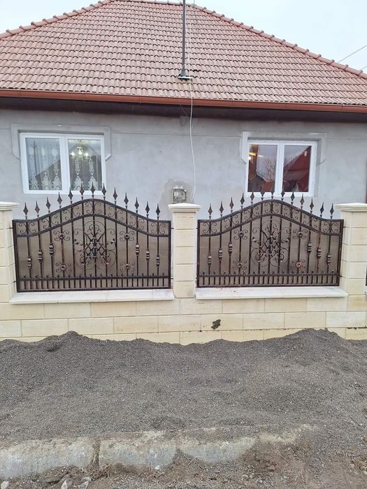 Porți, panouri de gard din fier forjat.