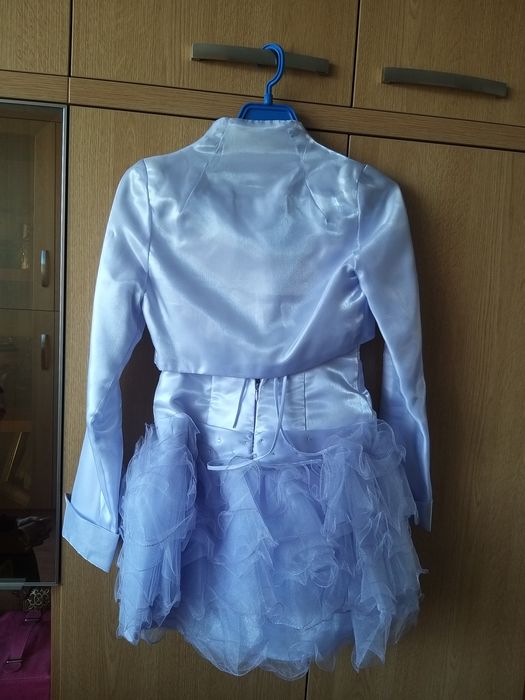 Елегантна рокля с ръкави