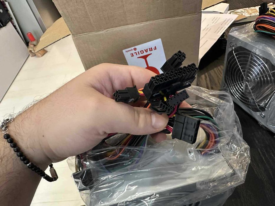 Захранвания за компютър - 350w и 650w.