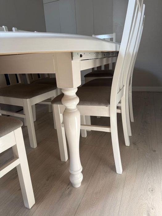 Стол со стульями