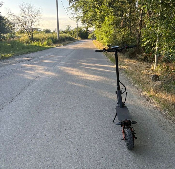Trotinetă electrică dual motor