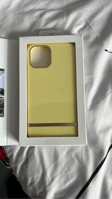 350 huse noi Samsung, iphone, huawei 1000 lei